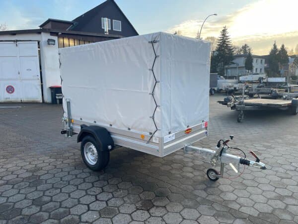 PKW Anhänger Fabrikat Böckmann Typ TL-AL 2513-135 mit Plane
