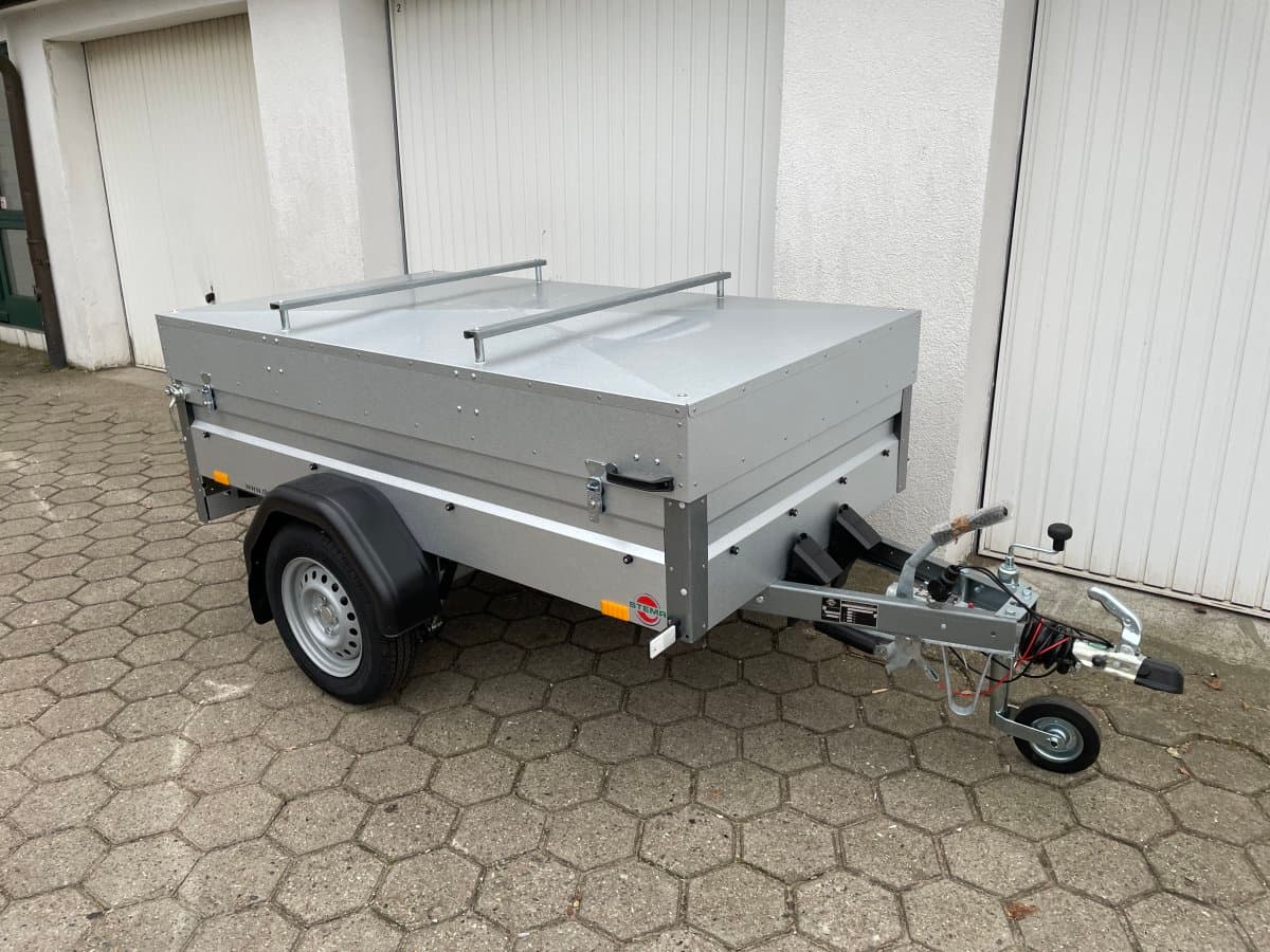 PKW Anhänger Fabrikat Stema Typ FT 8.5-20-10.1B mit Metalldeckel